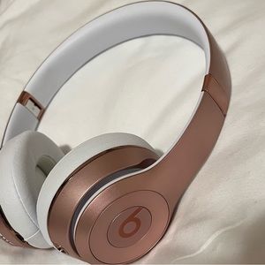 Beats Solo 3 On-ear Wireless headphones